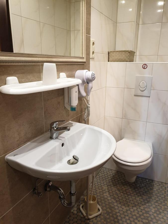 Haus Jutta Hotel Goessweinstein Eksteriør billede